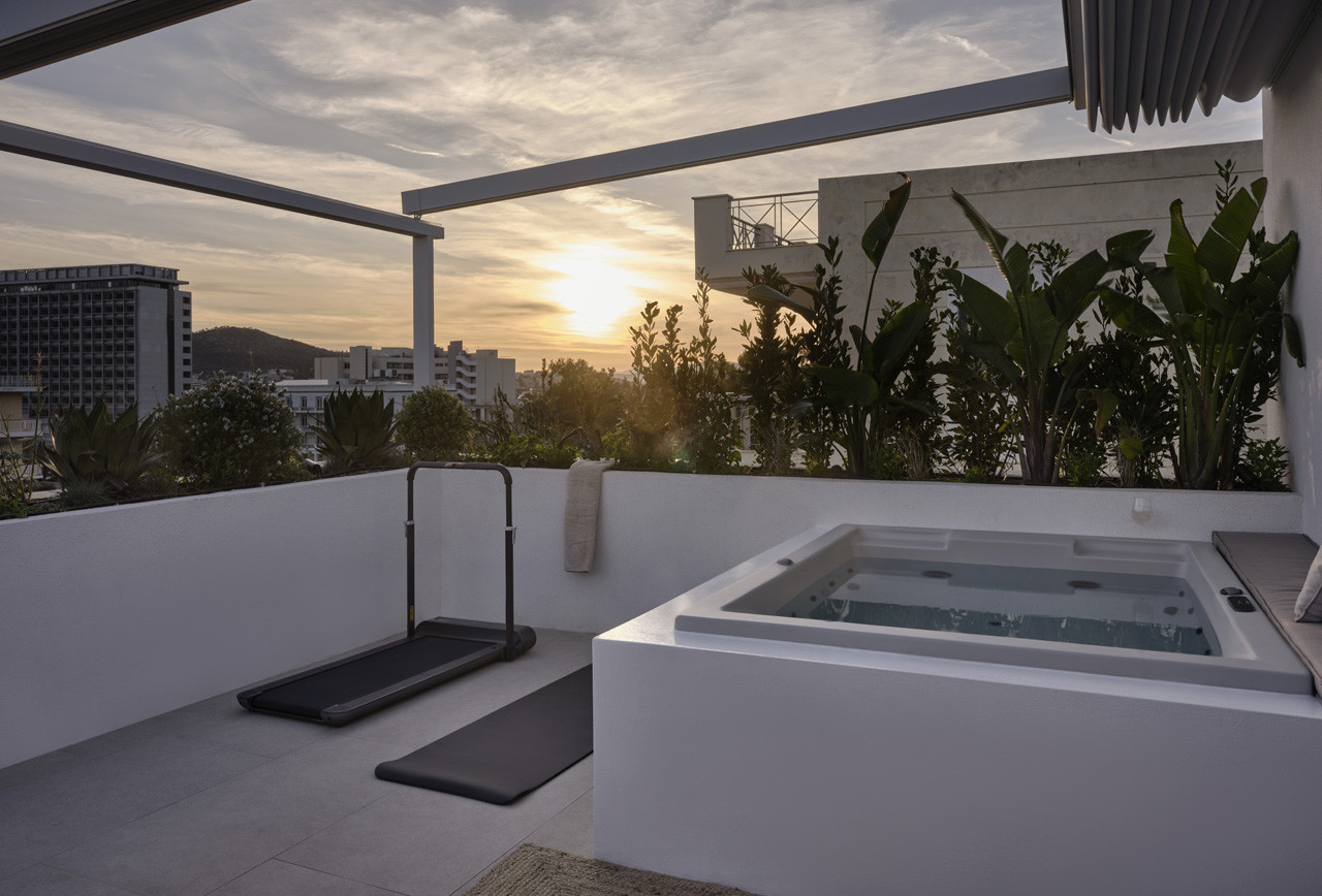 Luxury maisonette with Private Jacuzzi